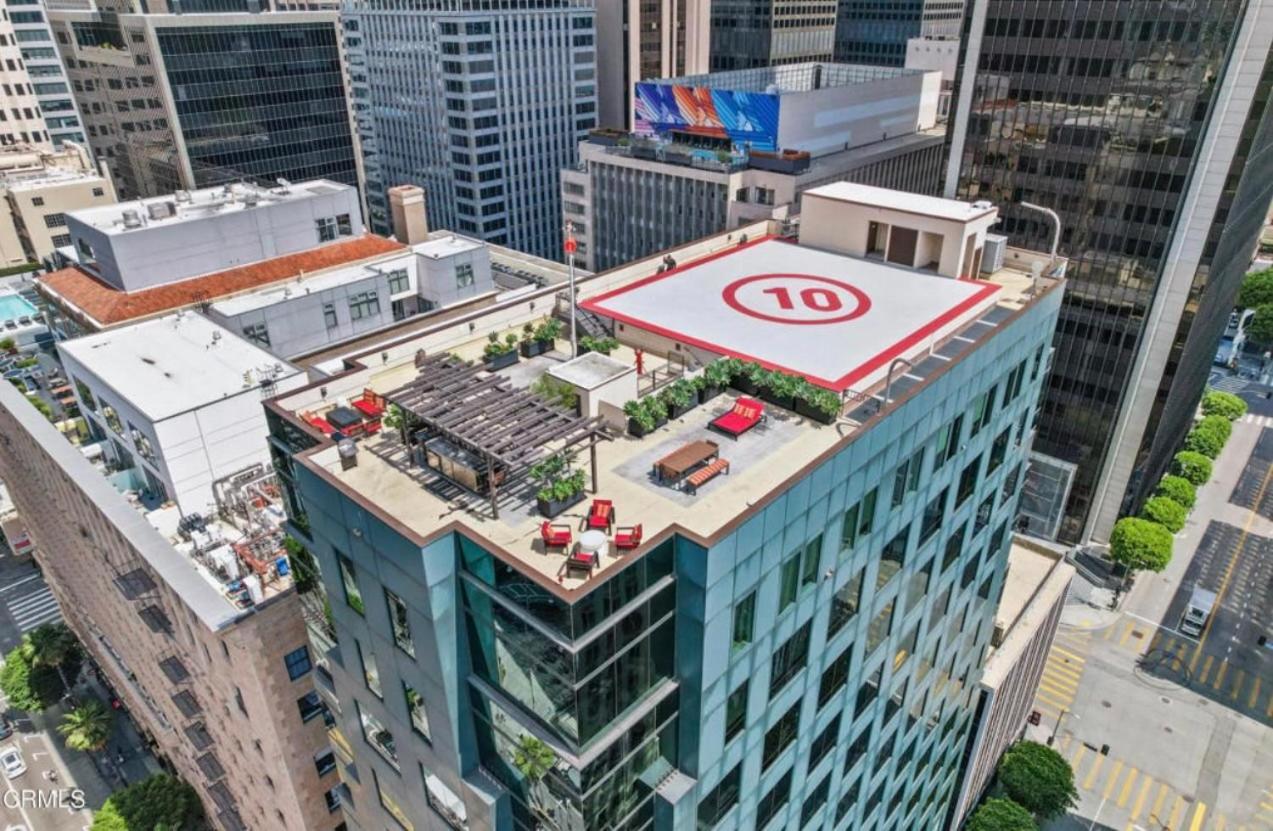 In The Heart Of Downtown Angeles Aparthotel *